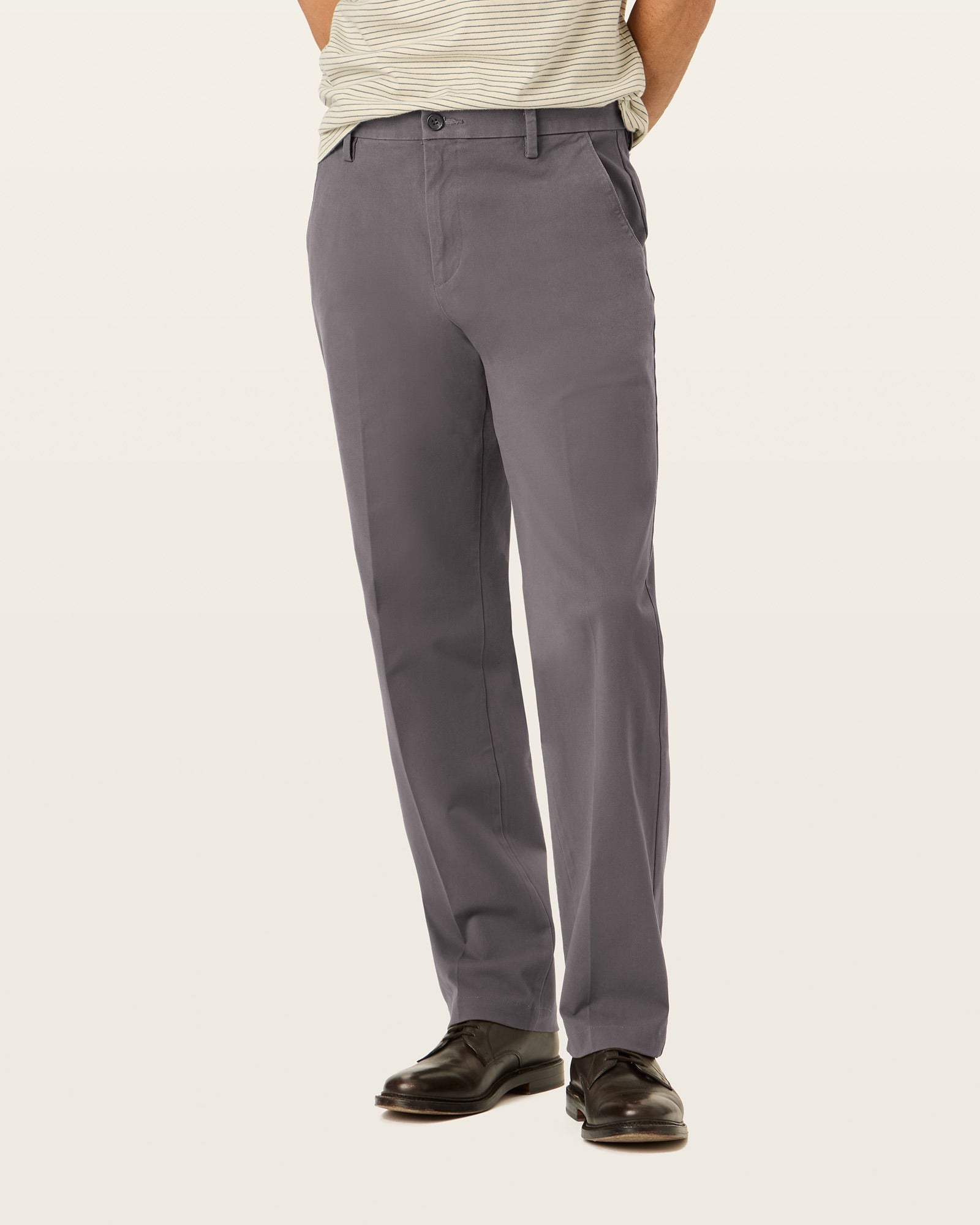 Workday Khakis, Classic Fit – Dockers™
