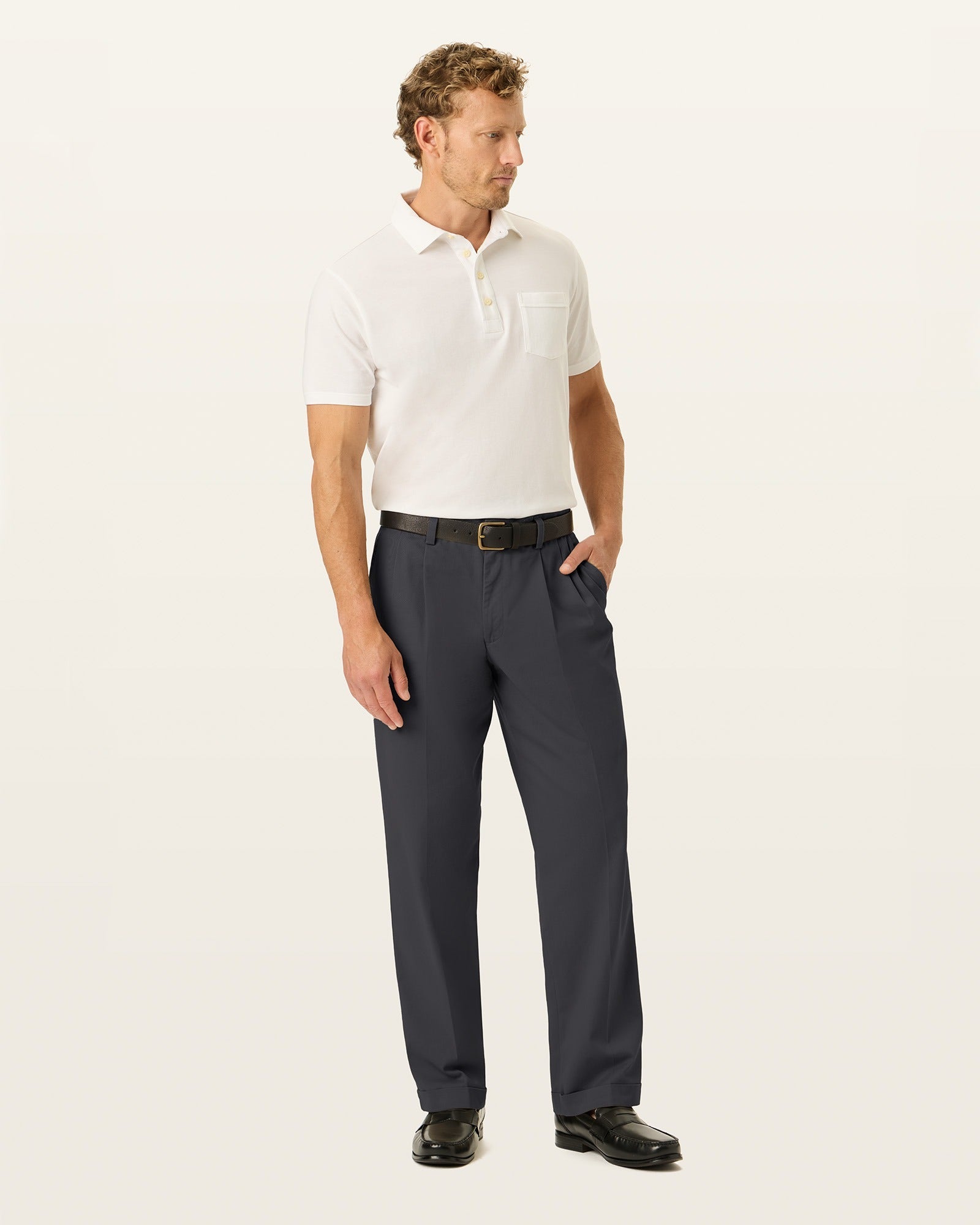 Easy Khakis, Pleated, Relaxed Fit – Dockers™