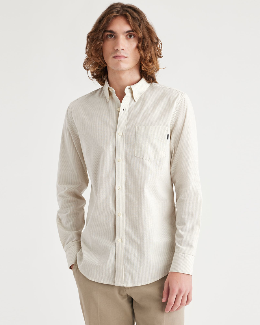 Front view of model wearing Lint Stretch Oxford Shirt, Slim Fit.