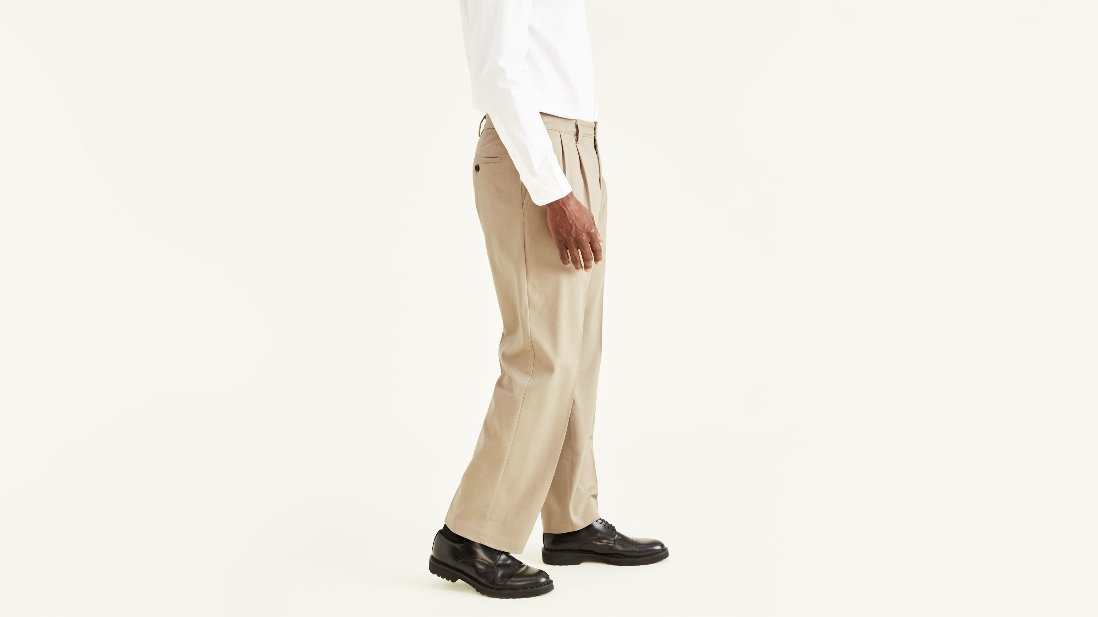 Easy Khakis, Pleated, Classic Fit