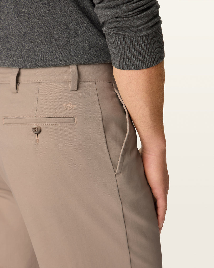 Easy Khakis, Classic Fit – Dockers™