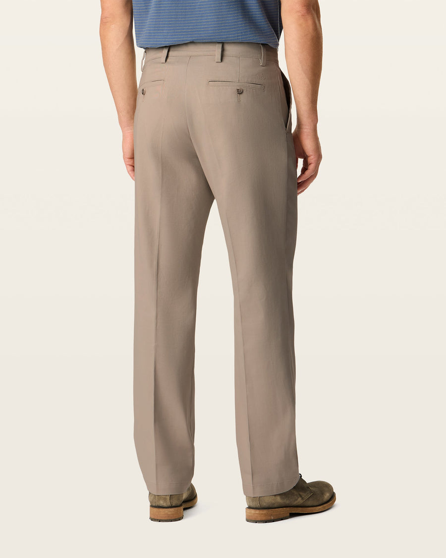 Easy Khakis, Classic Fit – Dockers™