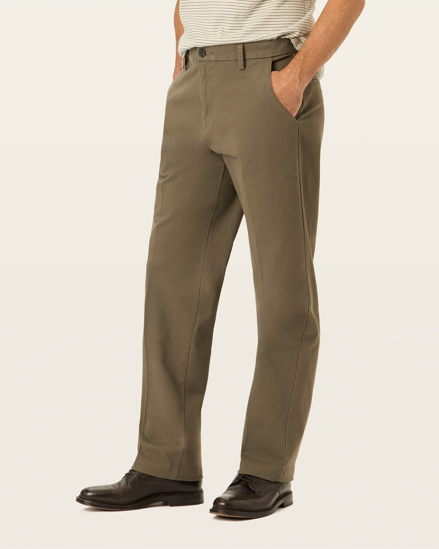 Workday Khakis, Classic Fit – Dockers™
