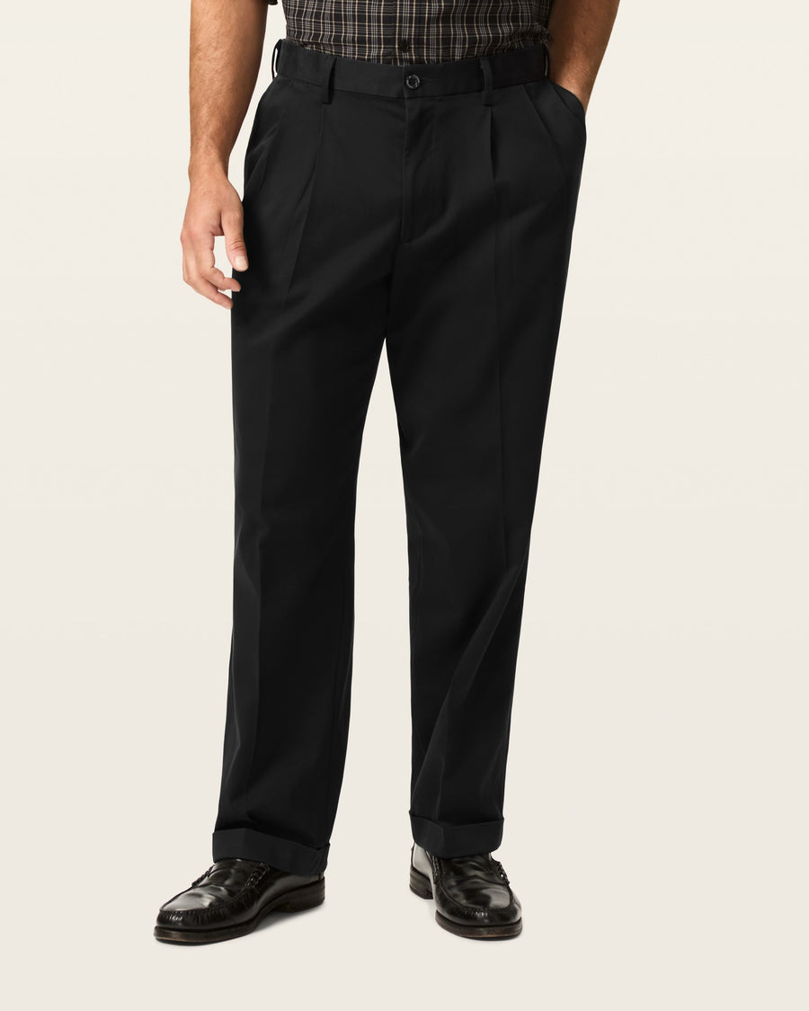 Comfort Khakis, Pleated, Relaxed Fit – Dockers™