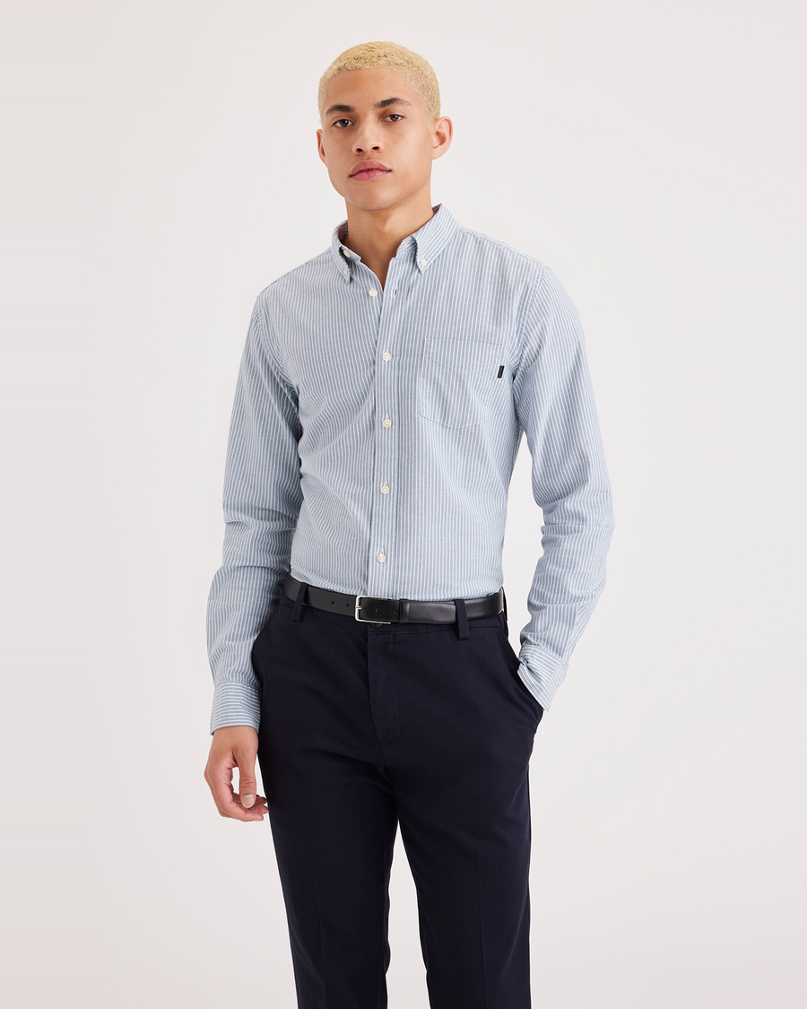 Front view of model wearing Bluefin Stretch Oxford Shirt, Slim Fit.