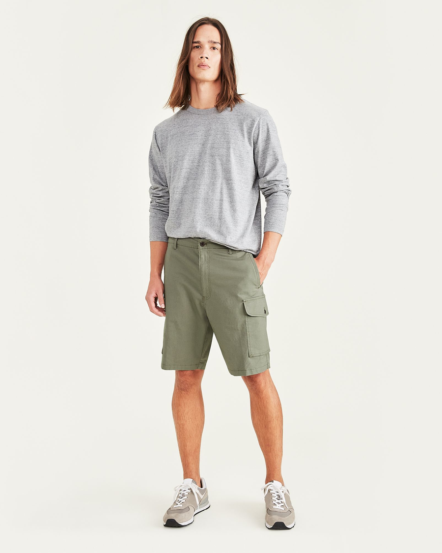 Front view of model wearing Camo Cargo 9" Shorts, Classic Fit.