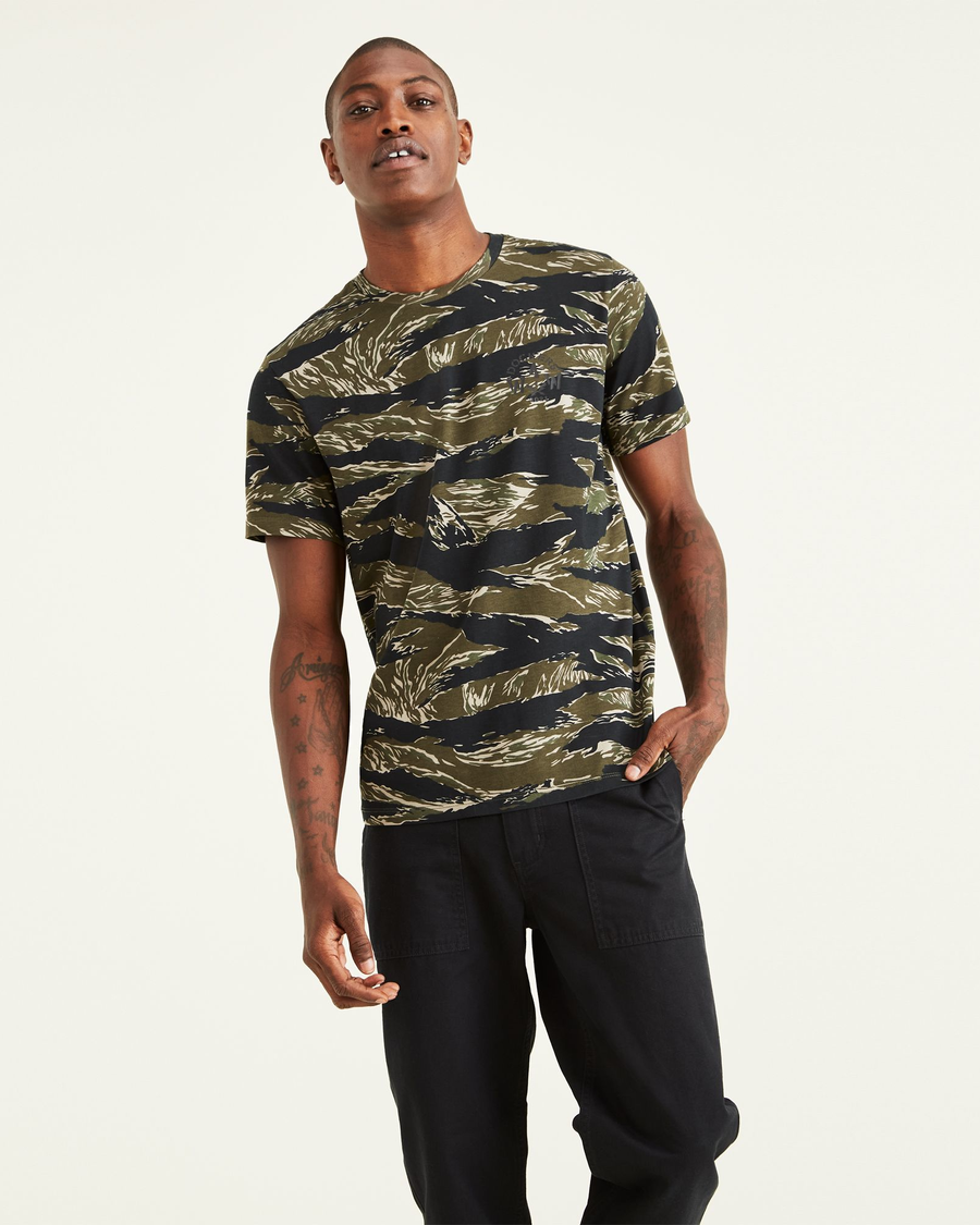 Front view of model wearing Camo Logo Tee, Slim Fit.