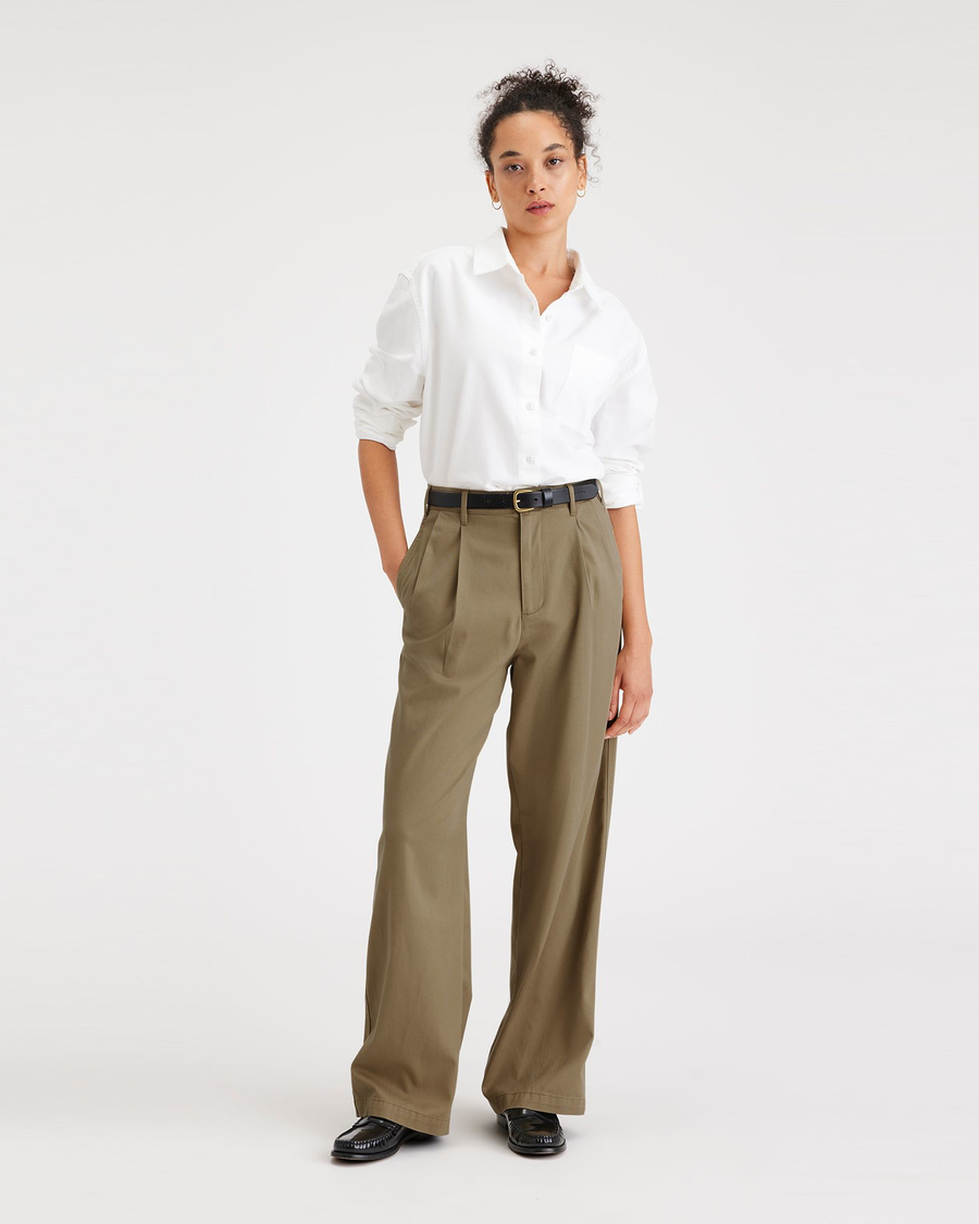 Front view of model wearing Harvest Gold Beale Pleated Chino, High Wide Fit.