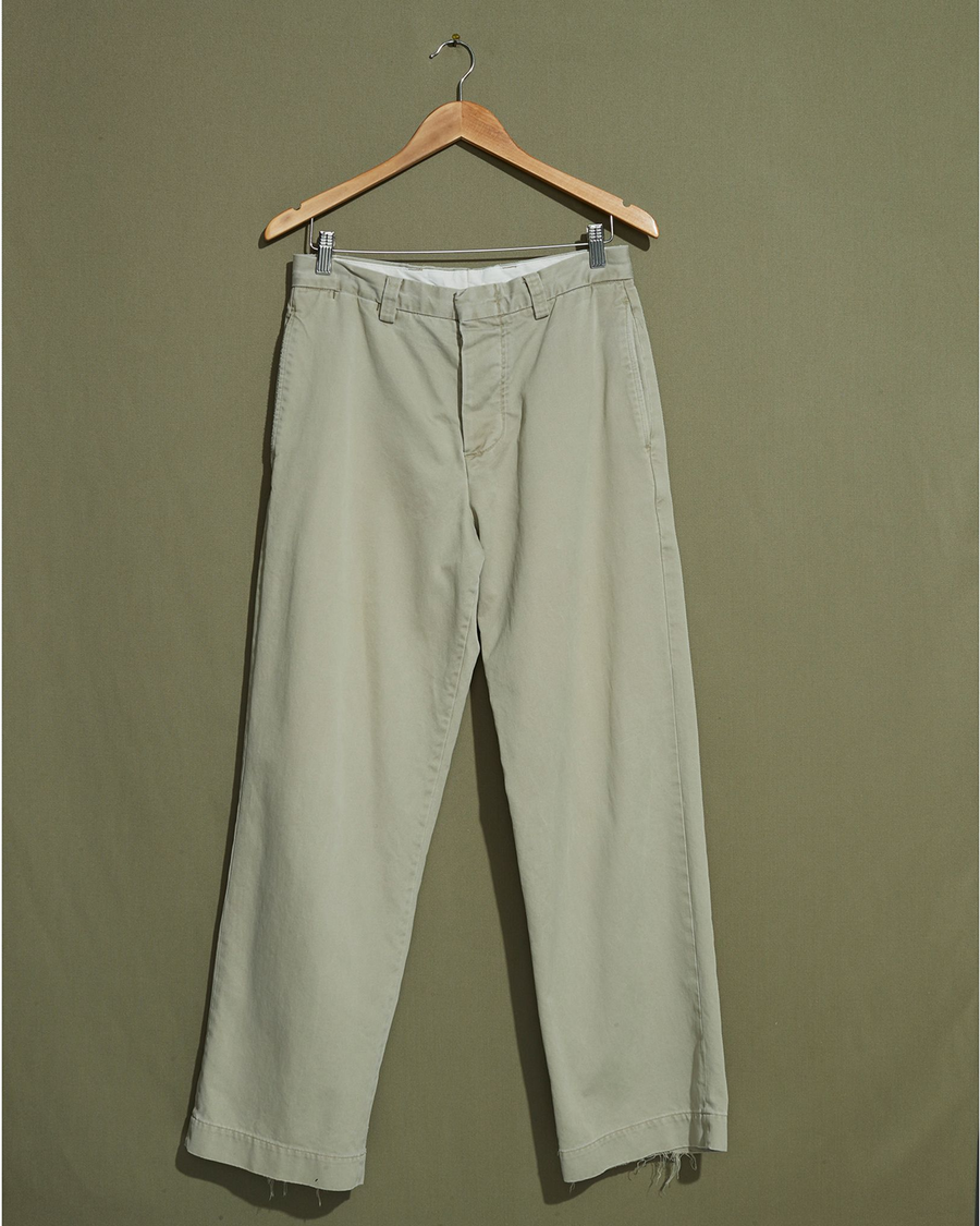 Front view of model wearing Khaki K-1 Classic Chino - 29 x 30.