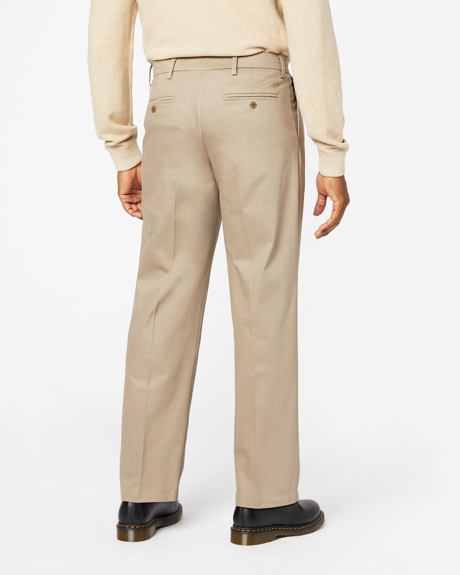 Signature Khakis, Pleated, Relaxed Fit – Dockers®