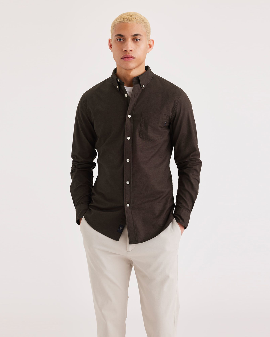 Front view of model wearing Mole Stretch Oxford Shirt, Slim Fit.