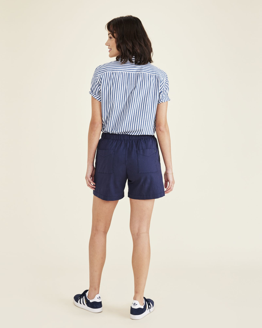 Back view of model wearing Navy Blazer Clay Pull-On Short.