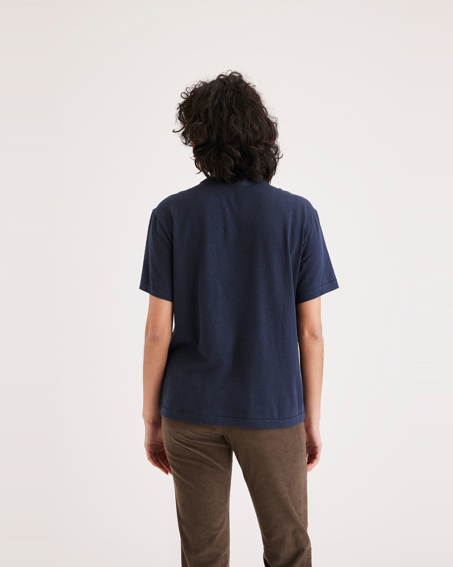 Back view of model wearing Navy Blazer Original Tee, Regular Fit.