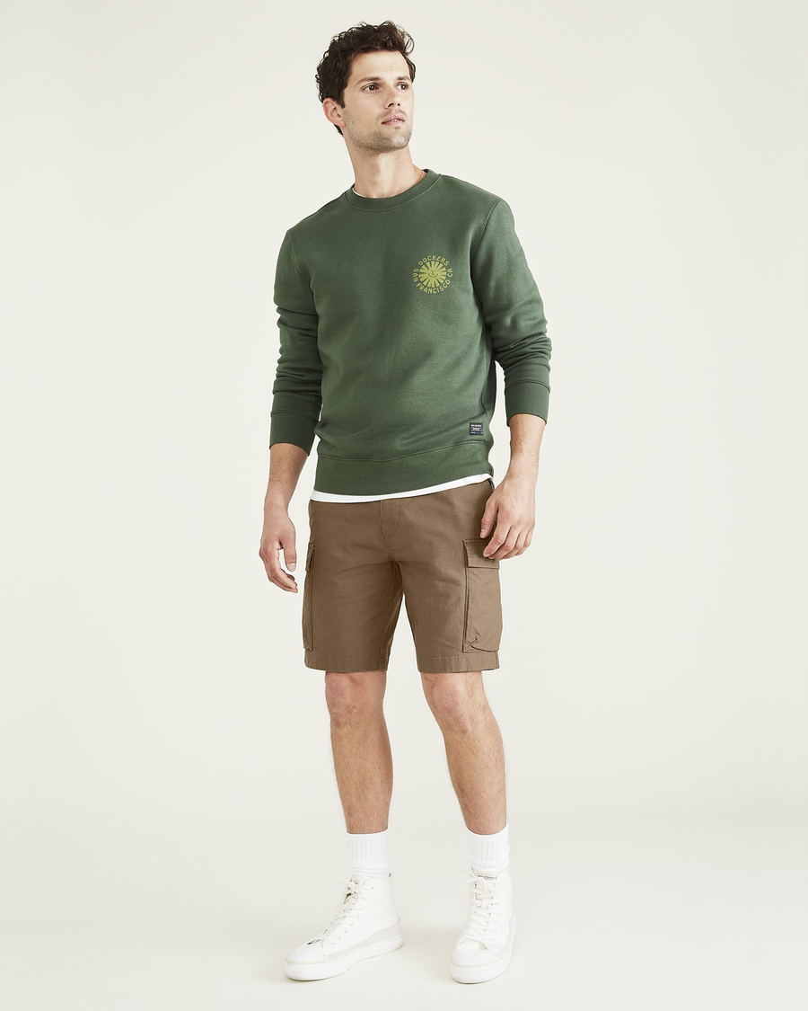 Front view of model wearing Otter Tech Cargo 9" Shorts.