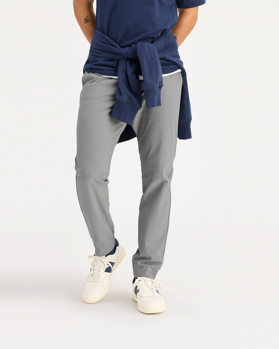 Front view of model wearing Sharkskin Go Airweave Jogger, Slim Fit.