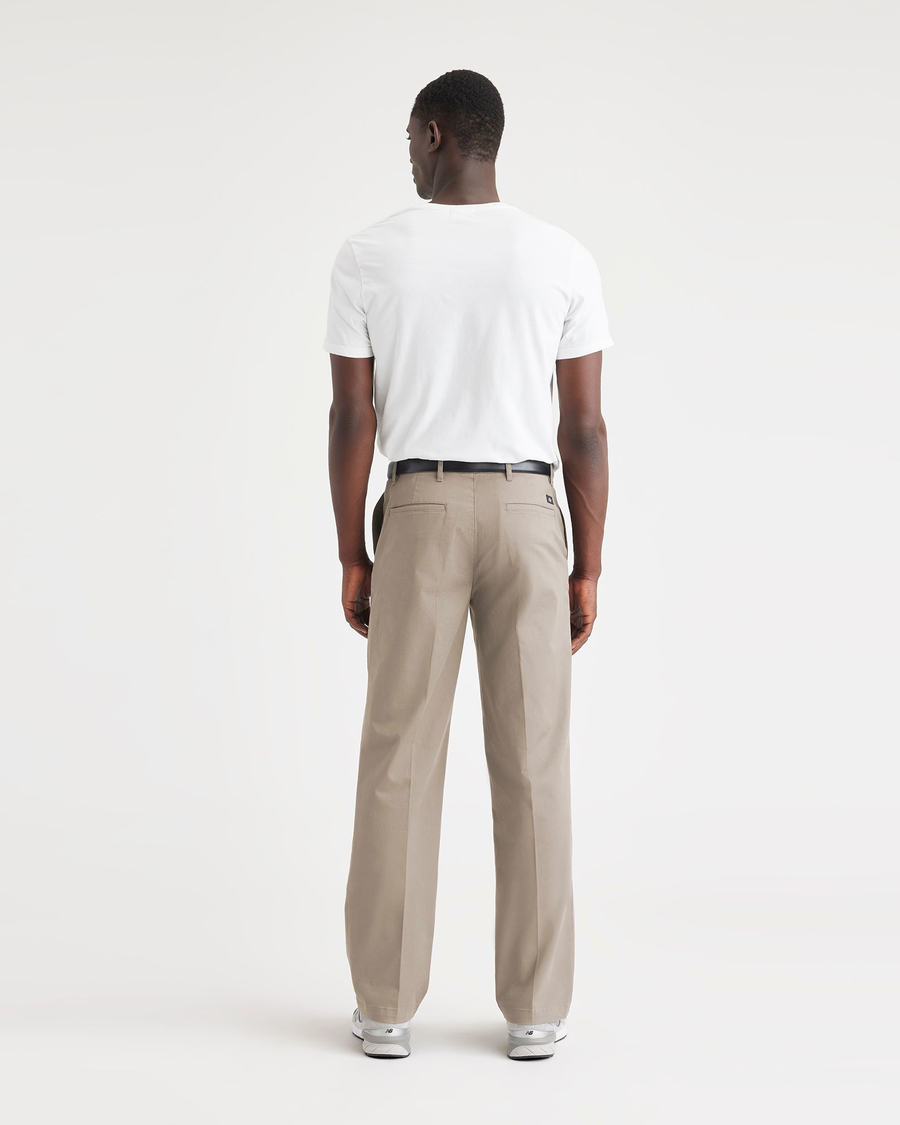 Essential Chinos, Classic Fit – Dockers® Essential Chinos, Classic Fit – Dockers®