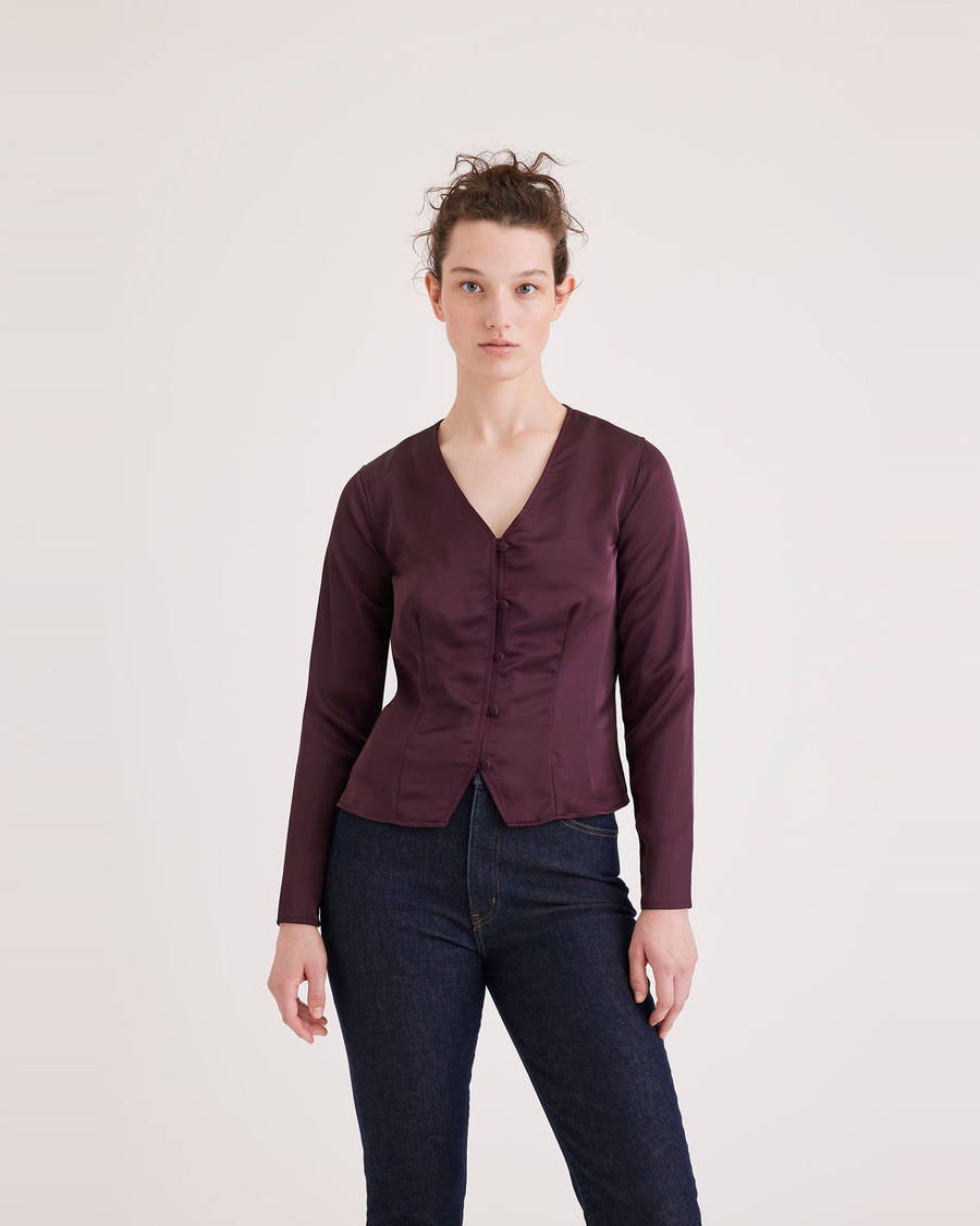 Front view of model wearing Winetasting Tie Back Top, Regular Fit.